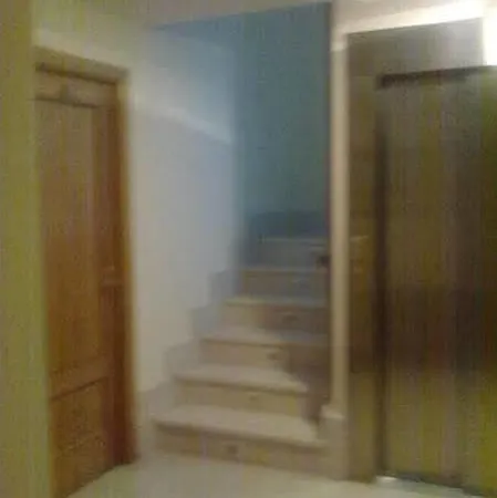 Nobis Hotel 2*